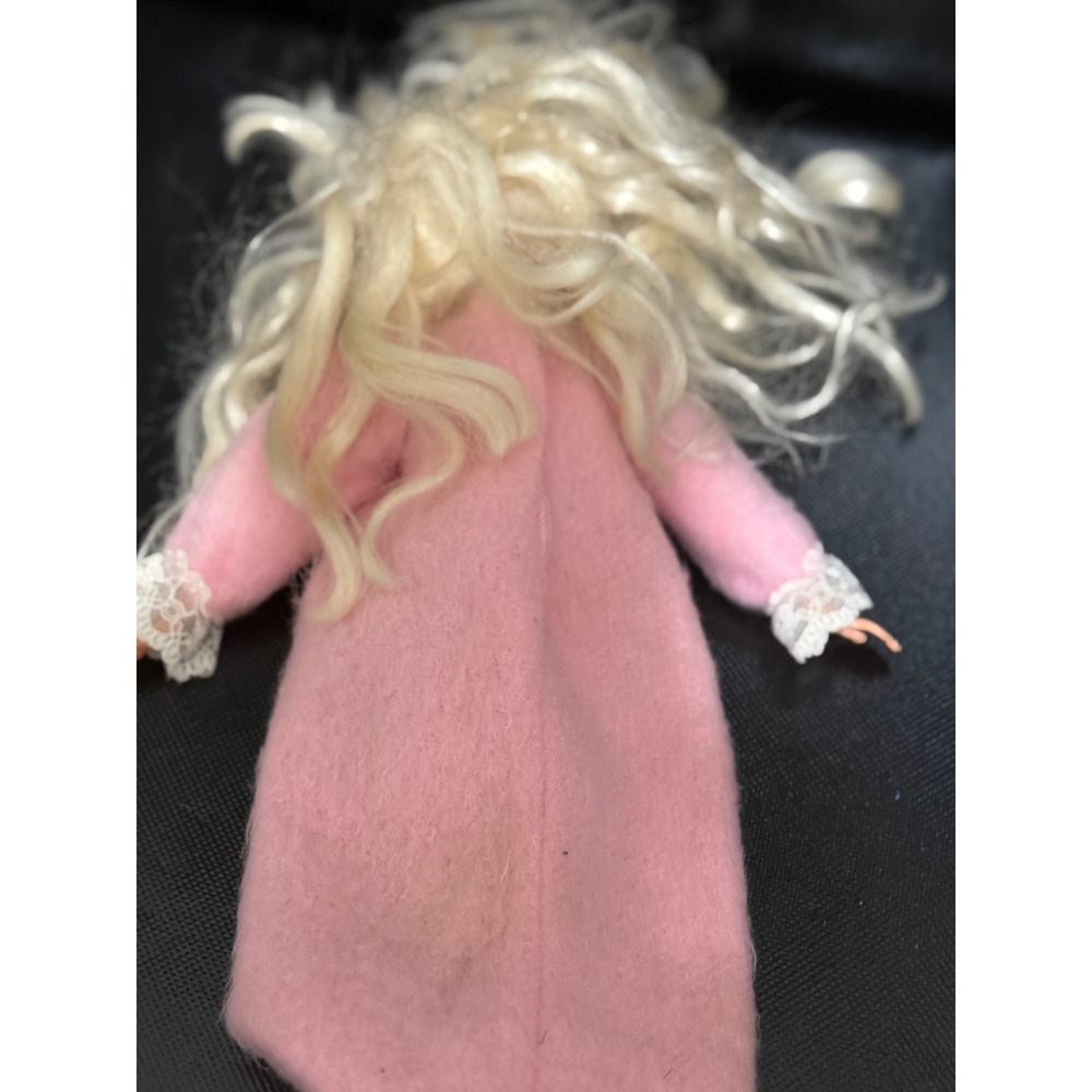 Mattel 1993‎ Bedtime Barbie Soft Body Plush Doll Sleep Pink Nightgown Slippers